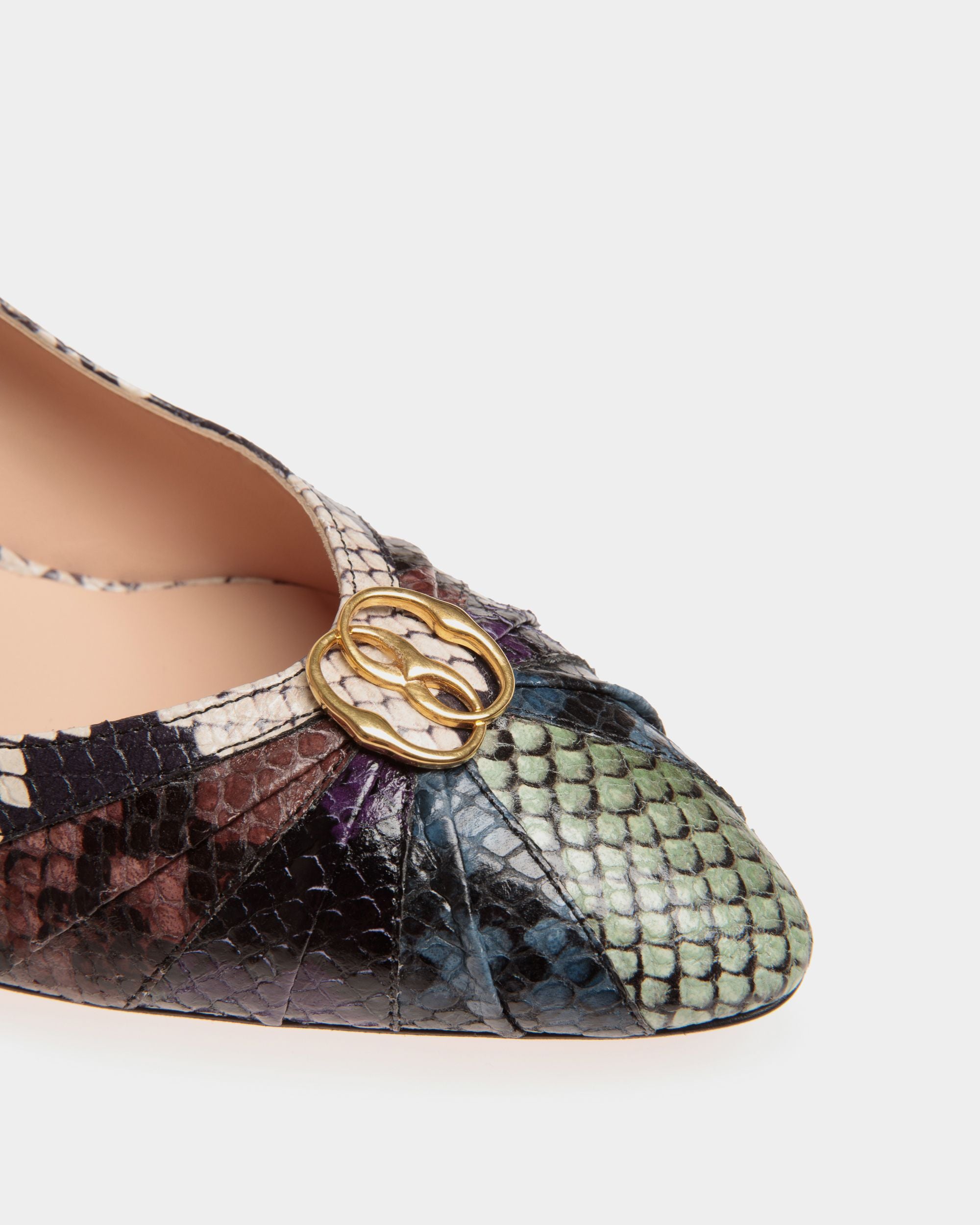 Jolene | Slingbacks für Damen aus mehrfarbigem Leder mit Python-Print | Bally | Still Life Detail